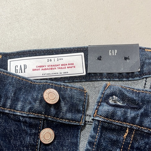 BNWT GAP High Rise Cheeky Straight Jeans! - Picture 5 of 6